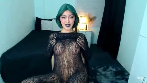 Snapshot of princessofcums69 chatting on 03.11.25 Love online show from 03.11.25