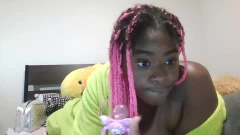Snapshot of princessplimmy chatting on 10.24.25 Prxncess Paci online show from 10.24.25