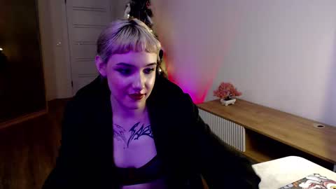 18 y.o online show from 02.13.25