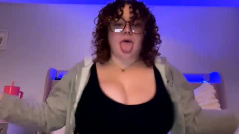 Snapshot of princesssjesss chatting on 10.15.25 princesssjesss online show from 10.15.25