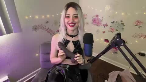 Snapshot of princessstarrxxx chatting on 07.15.26 Starr online show from 07.15.26
