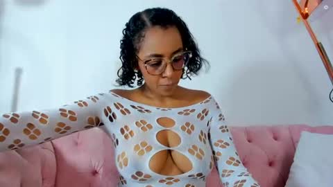 Snapshot of priscilacooper chatting on 07.22.26 priscilacooper online show from 07.22.26
