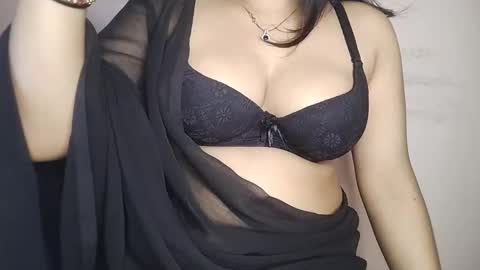 priyu_ online show from 11.08.25