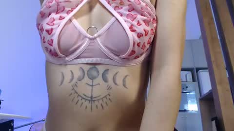 Lua Sekmet online show from 10.26.25