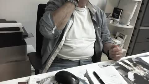 Snapshot of proplan chatting on 09.18.25 mature hairy guy online show from 09.18.25