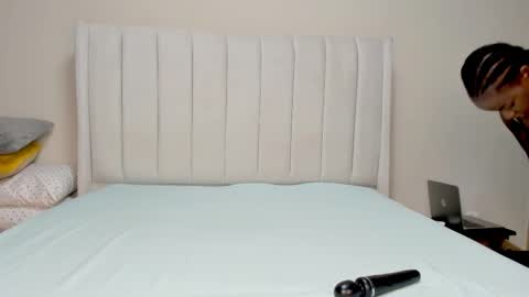 Snapshot of proudafricaka chatting on 10.25.25 proudafricaka online show from 10.25.25