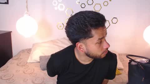 Adris  Juan online show from 10.21.25