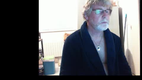 Snapshot of ptitrouquin chatting on 10.15.25 ptitrouquin online show from 10.15.25
