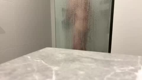 Snapshot of puffiest chatting on 10.27.25 puffiest online show from 10.27.25