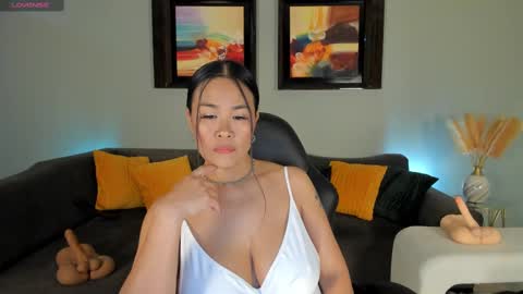 Pui Yee  online show from 09.18.25