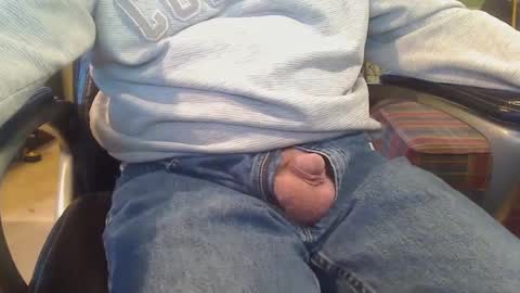 pulltoy1 online show from 12.08.24