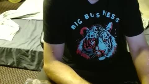 Snapshot of punkypapi chatting on 10.19.25 Jojo online show from 10.19.25