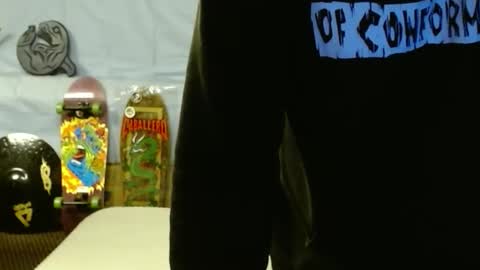 Snapshot of punkypapi chatting on 10.29.25 Jojo online show from 10.29.25