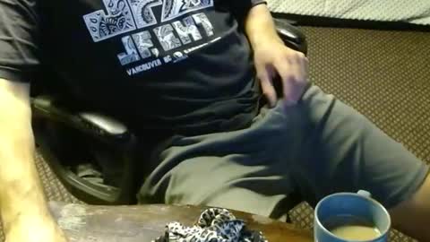 Snapshot of punkypapi chatting on 11.08.25 Jojo online show from 11.08.25