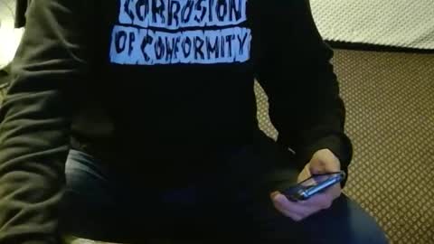 Snapshot of punkypapi chatting on 11.11.25 Jojo online show from 11.11.25