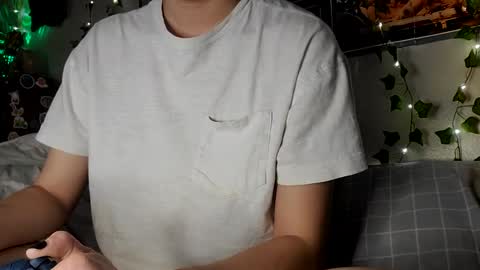 Snapshot of pupgender chatting on 12.18.24 Rhys online show from 12.18.24