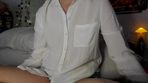 Snapshot of pupgender chatting on 12.29.24 Rhys online show from 12.29.24