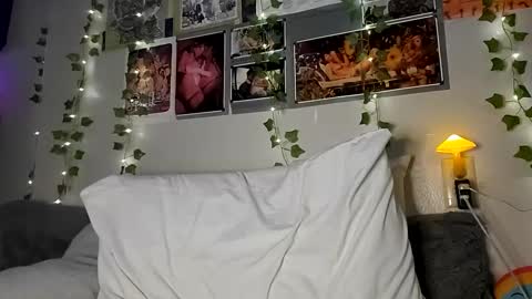 Snapshot of pupgender chatting on 02.17.25 Rhys online show from 02.17.25