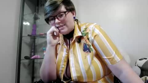 Snapshot of pupghostt chatting on 12.17.25 PupGhostt online show from 12.17.25