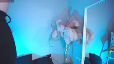 constant schedule Wednesday  Friday  Saturday  Sunday  The Rosemarie online show from 11.15.25