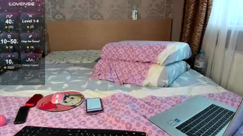 Snapshot of purebeautie chatting on 10.12.25 Katty online show from 10.12.25