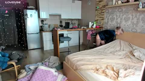 Snapshot of purebeautie chatting on 10.21.25 Katty online show from 10.21.25