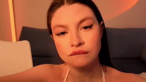 Snapshot of puree_eva chatting on 05.29.26 Eva online show from 05.29.26