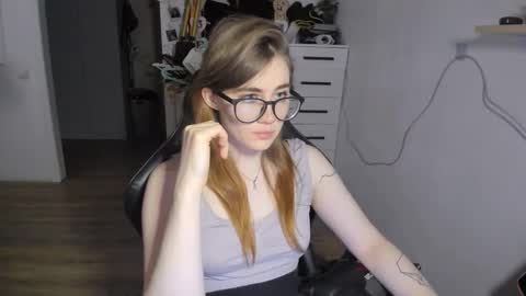 I am Mila online show from 09.23.25