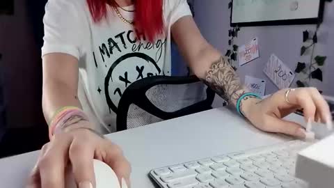 Purple2StayThnxxx online show from 11.13.25