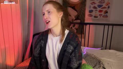 Snapshot of purplebeawer chatting on 11.14.25 Francine online show from 11.14.25