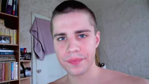 Snapshot of pusaprada chatting on 12.18.25 pusaprada online show from 12.18.25