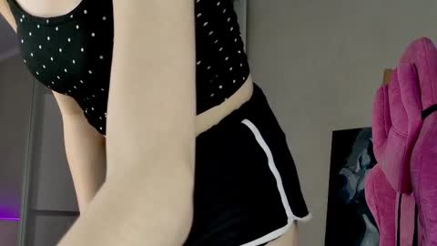 Snapshot of pussy_without_pussy chatting on 10.11.25 Dasha online show from 10.11.25