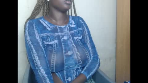 Snapshot of pussydollurz chatting on 09.24.25 pussydollurz online show from 09.24.25