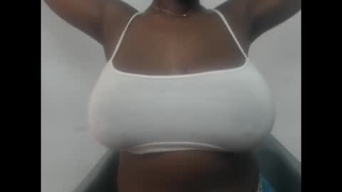 Snapshot of pussydollurz chatting on 10.18.25 pussydollurz online show from 10.18.25