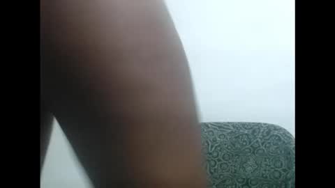 Snapshot of pussydollurz chatting on 10.25.25 pussydollurz online show from 10.25.25