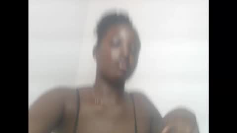 Snapshot of pussydollurz chatting on 10.27.25 pussydollurz online show from 10.27.25