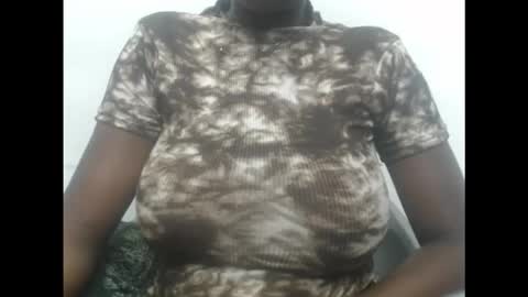 Snapshot of pussydollurz chatting on 10.27.25 pussydollurz online show from 10.27.25