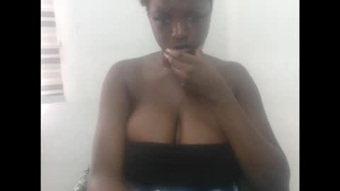 Snapshot of pussydollurz chatting on 11.03.25 pussydollurz online show from 11.03.25