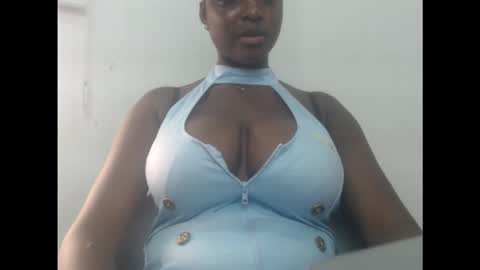 Snapshot of pussydollurz chatting on 11.07.25 pussydollurz online show from 11.07.25