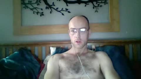 Snapshot of q2phq2ph chatting on 11.08.25 q2phq2ph online show from 11.08.25