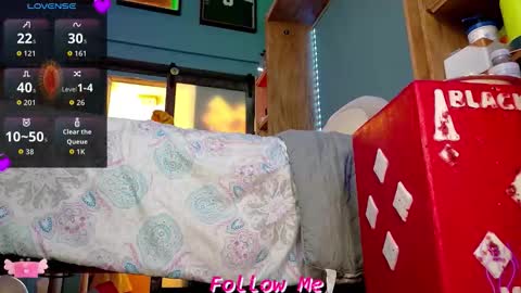 Queen And King online show from 11.18.25