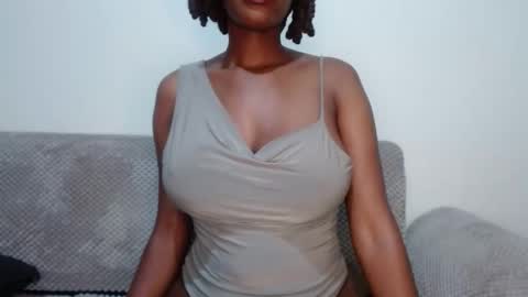 queen74890 online show from 10.13.25