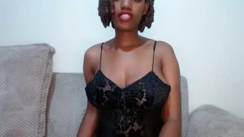 queen74890 online show from 10.15.25