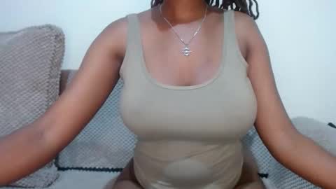 queen74890 online show from 10.26.25