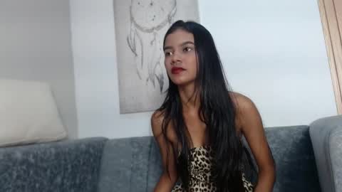 Snapshot of queen_adhara chatting on 05.15.26 ANTONELLA online show from 05.15.26