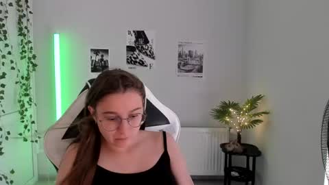 Amelie online show from 07.16.26