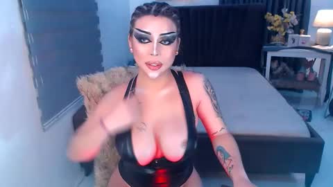 Snapshot of queen_destroyerx chatting on 02.14.25 MAGDA online show from 02.14.25