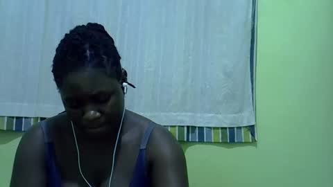 queen_diva01 online show from 04.17.26