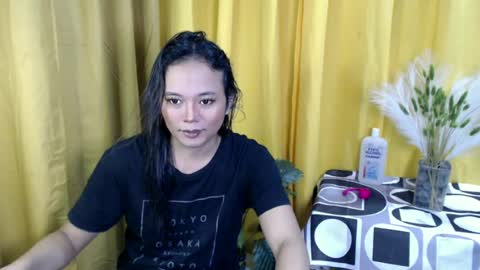 queen_ennah online show from 06.19.26
