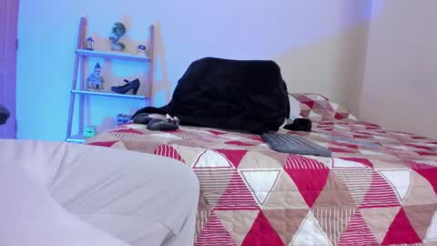 Your Queen Esthefi online show from 02.08.25